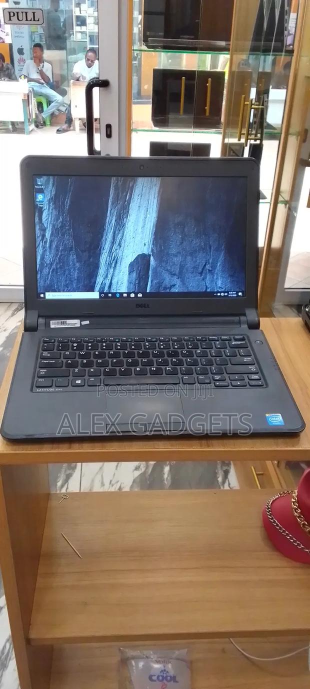 Laptop Dell Latitude 13 3340 4GB Intel Celeron HDD 500GB · Photo 1