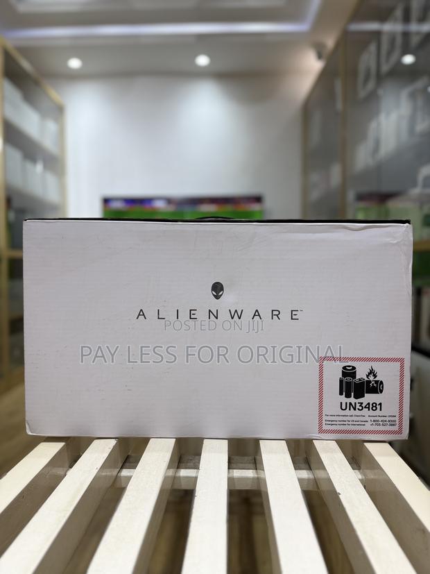 New Laptop Dell Alienware 15 R2 32GB Intel Core Ultra 7 SSD 1T · Photo 1