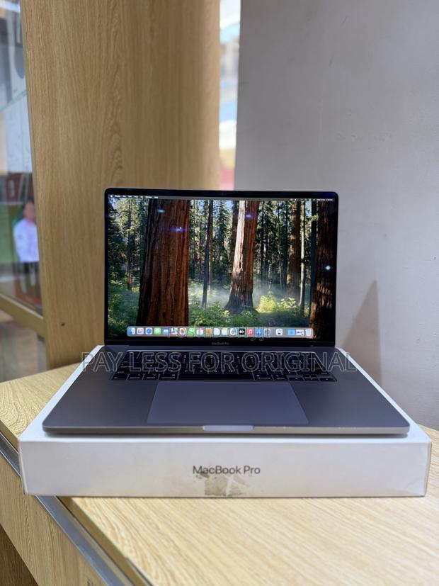 Laptop Apple MacBook Pro 2018 16GB Intel Core I9 SSD 512GB · Photo 2