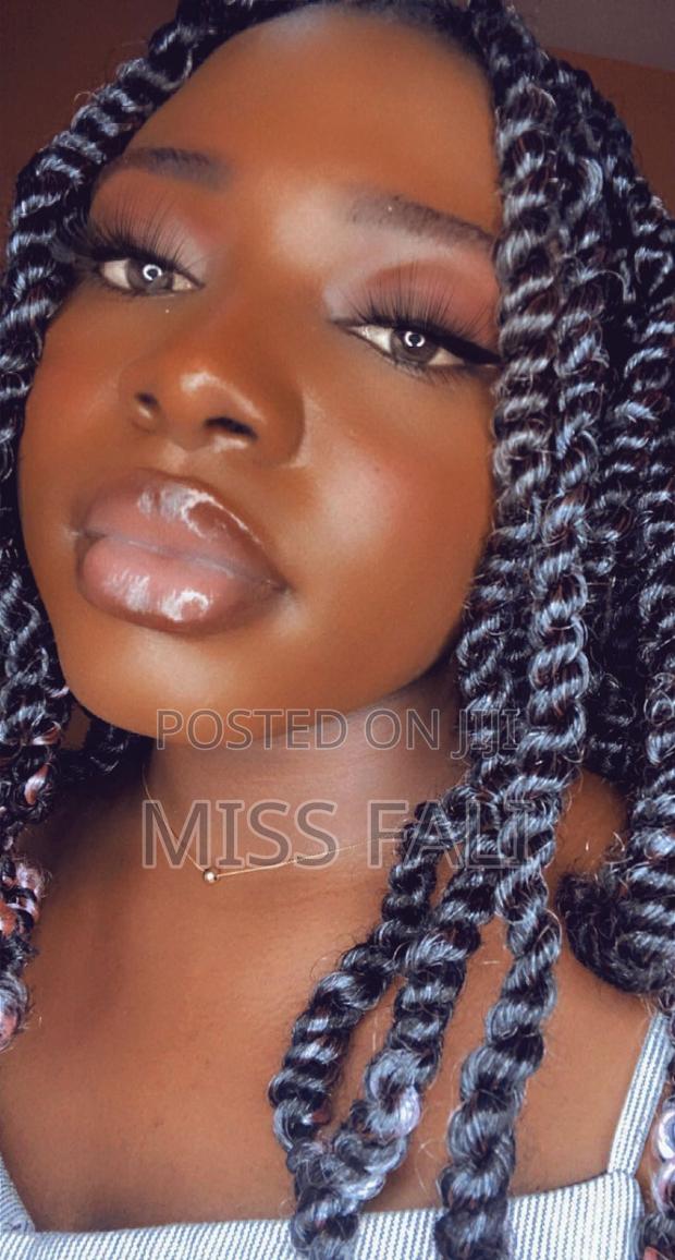 Make Up Artist. For All Your Soft Glams and Looks. · Photo 5