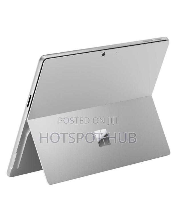 New Microsoft Surface Pro 11th Edition, a Copilot+ PC 16GB SSD 256GB · Photo 3