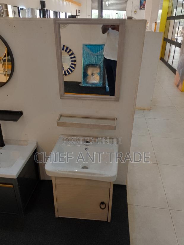 Cabinet Basin With Mirror 4335 · Photo 1