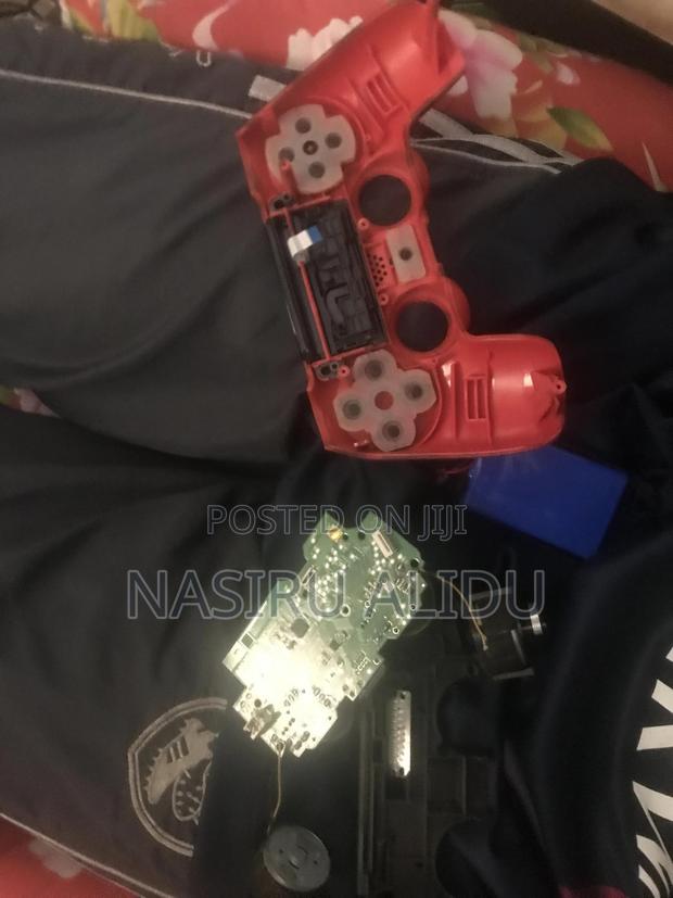 Repair Ps4 And Xbox Controllers · Photo 2