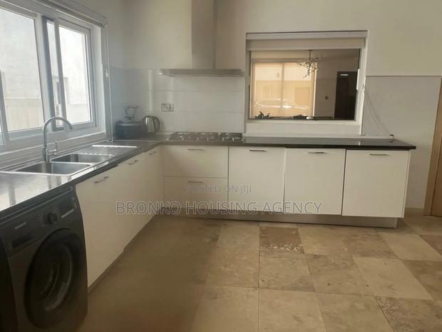 4bdrm Townhouse / Terrace in Bronko Housing, Cantonments for rent · Photo 4