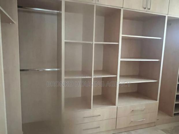 4bdrm Townhouse / Terrace in Bronko Housing, Cantonments for rent · Photo 8