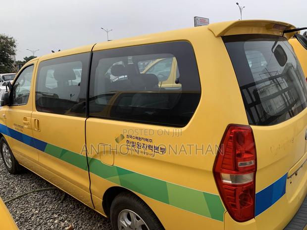 Hyundai Starex 2014 Yellow · Photo 7