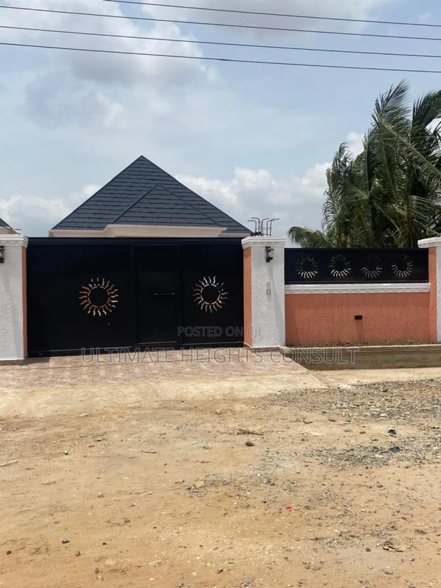 4bdrm House in Israel Achimota for sale · Photo 1