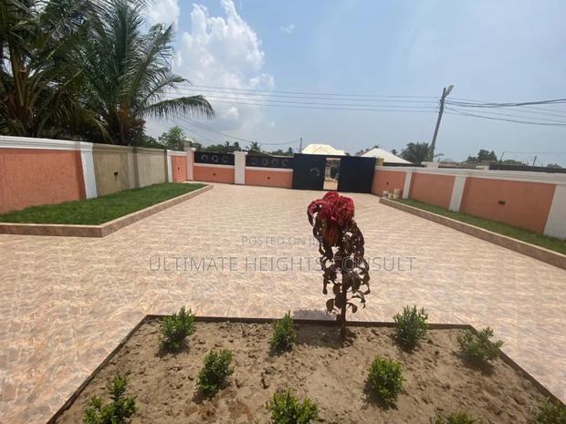 4bdrm House in Israel Achimota for sale · Photo 2