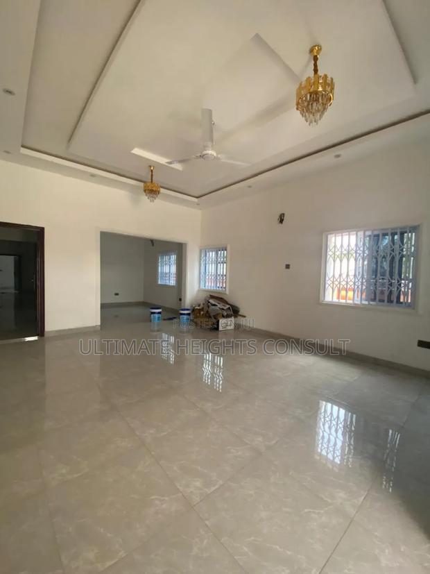 4bdrm House in Israel Achimota for sale · Photo 7