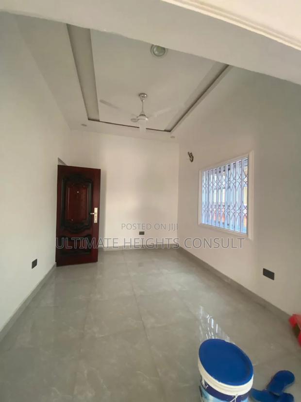 4bdrm House in Israel Achimota for sale · Photo 8