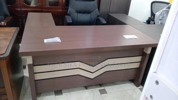Executive Table · Photo 1