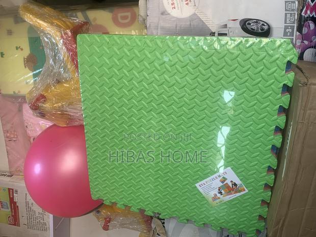 4pcs Eva 60x60cm Puzzle Mats 120x120cm Anti Slip Mats · Photo 1