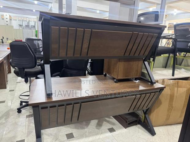 Staff Office Desk. · Photo 1