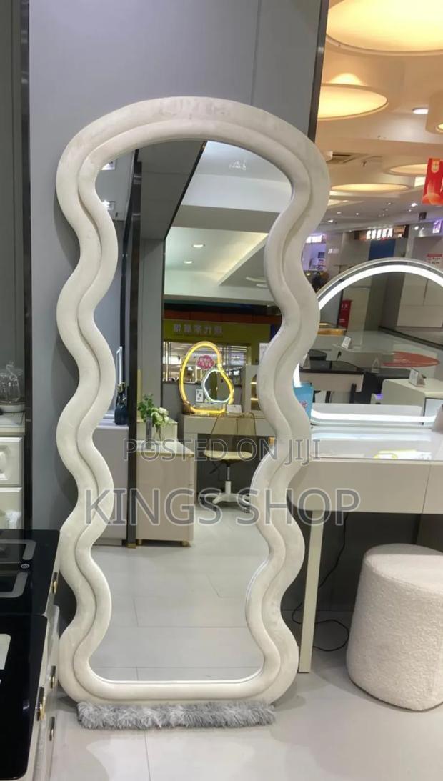 Wall / Stand Mirror · Photo 1