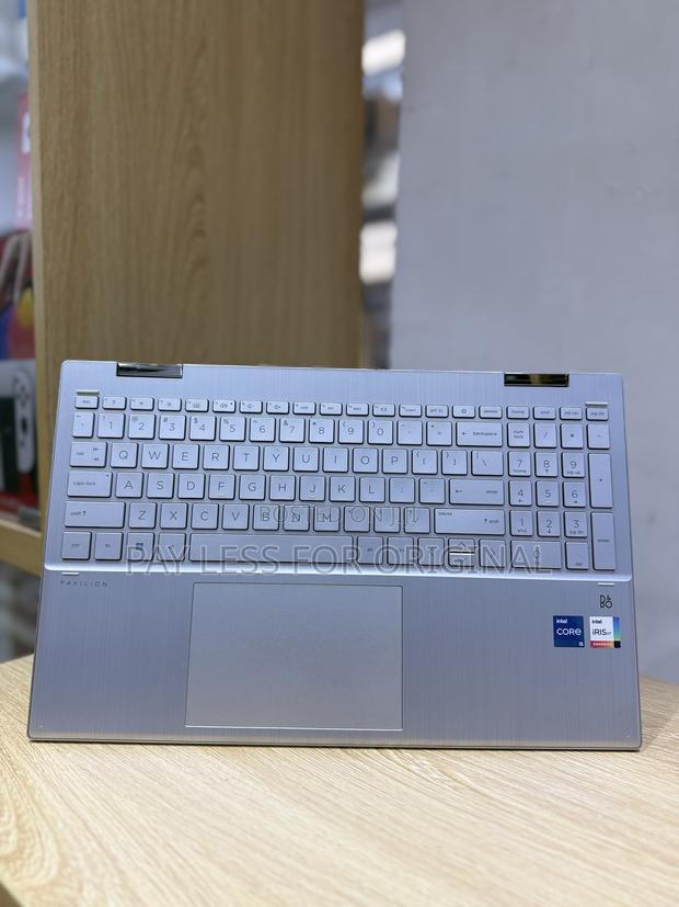 Laptop HP Pavilion 15 8GB Intel Core I5 SSD 512GB · Photo 2