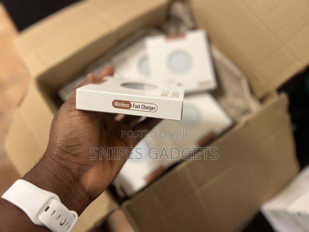 Wireless Charging Pads · Photo 4