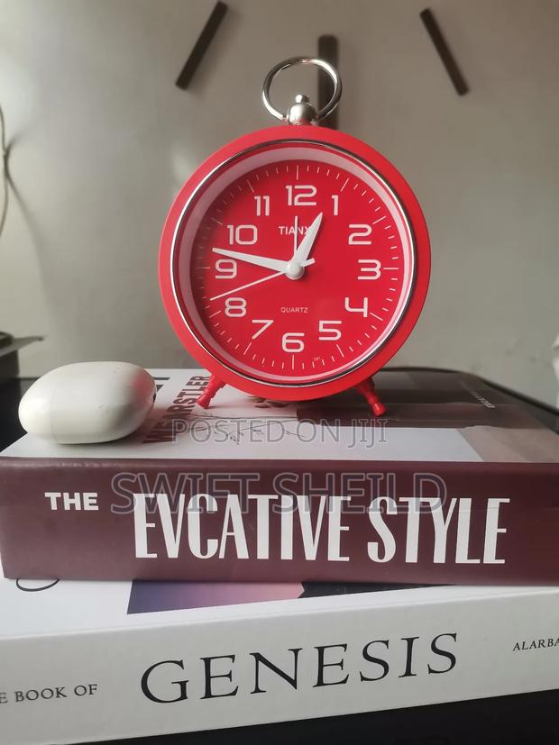 Colourful Table Shelve Alarm Clock · Photo 1