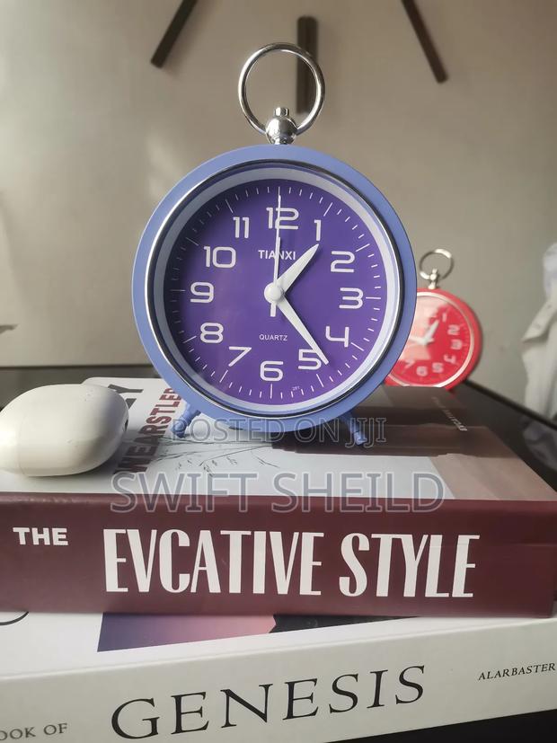 Colourful Table Shelve Alarm Clock · Photo 2