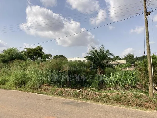 One Full Plot for Sale at Ahodwo,Sir Mass Area. · Photo 1