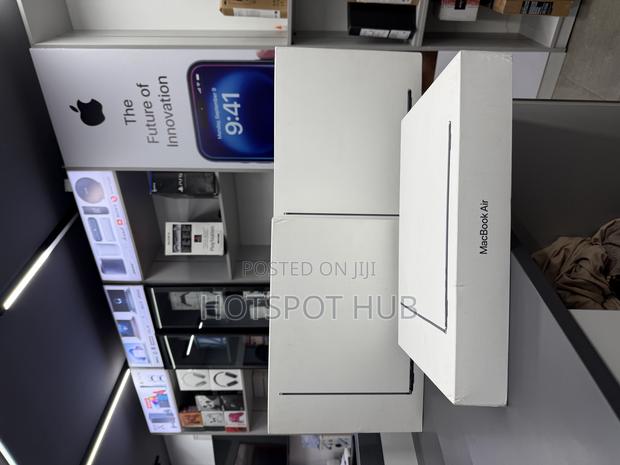 New Laptop Apple MacBook Air 16GB Intel Core M3 SSD 256GB · Photo 3