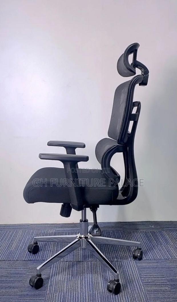 Swivel Chair · Photo 1