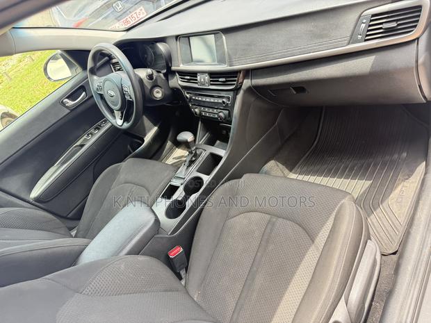Kia Optima EX 2018 White · Photo 5