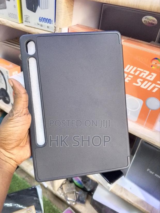 Samsung Galaxy Tab S9 Fe Smart Foldable Book Cover · Photo 2