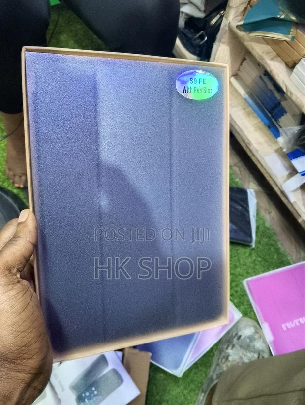 Samsung Galaxy Tab S9 Fe Smart Foldable Book Cover · Photo 3