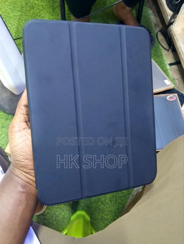 10th Generation Smart Cover Case With Space for Pencil · Photo 2