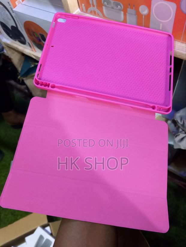 iPad 9th Generation 10.2 Inch Smart Cover Case Pink · Photo 3