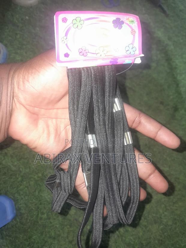 Black Head Ties And Band · Photo 1
