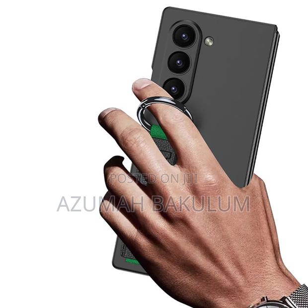 Samsung Galaxy Z Fold 6 Ultra -Thin Case With Band Holder · Photo 5