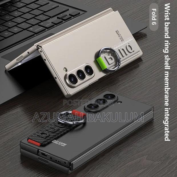 Samsung Galaxy Z Fold 6 Ultra -Thin Case With Band Holder · Photo 7