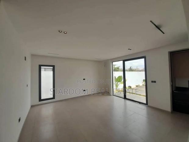 3bdrm Duplex in Malejor, Adenta for sale · Photo 3