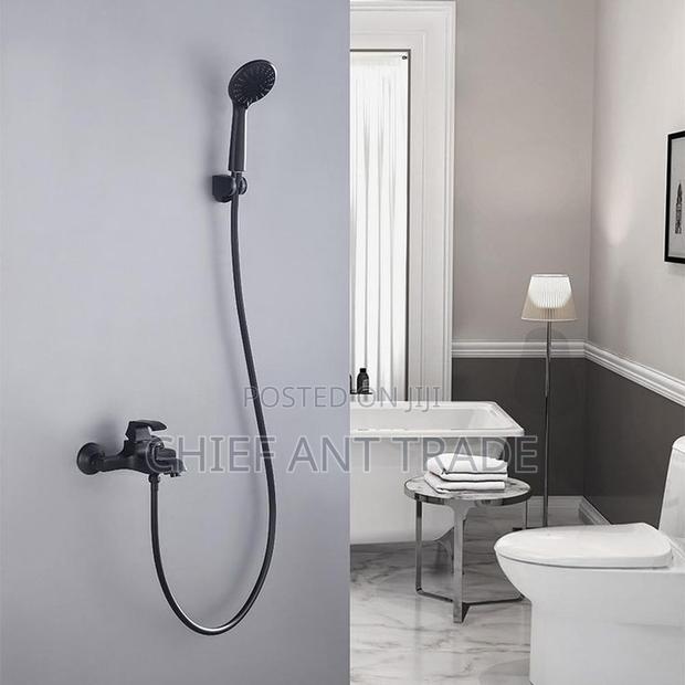 Shower Hot and Cold. M635. · Photo 1