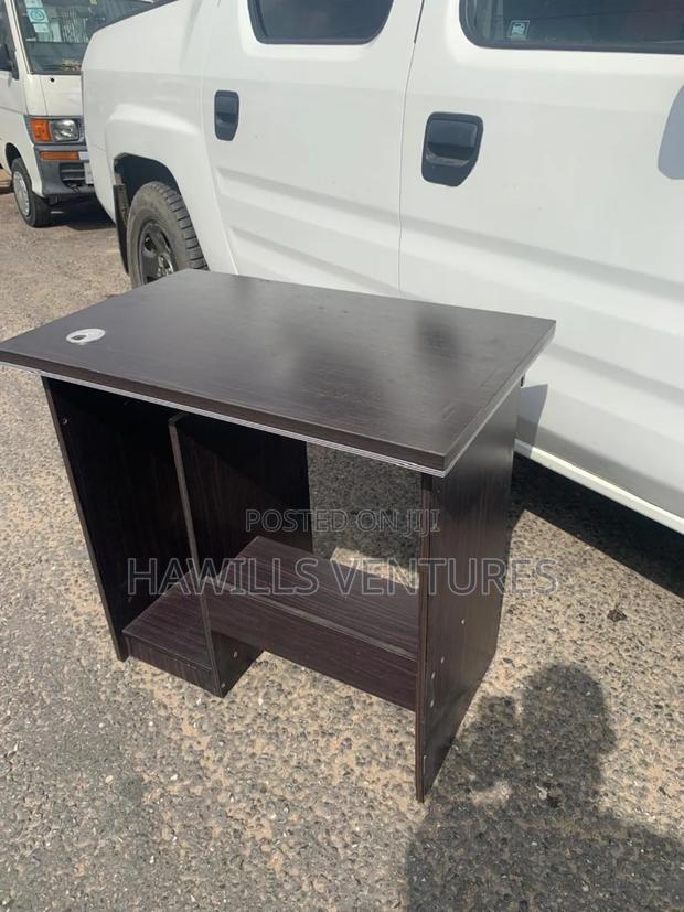 Simple Office Table · Photo 2