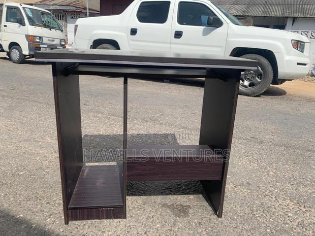 Simple Office Table · Photo 7