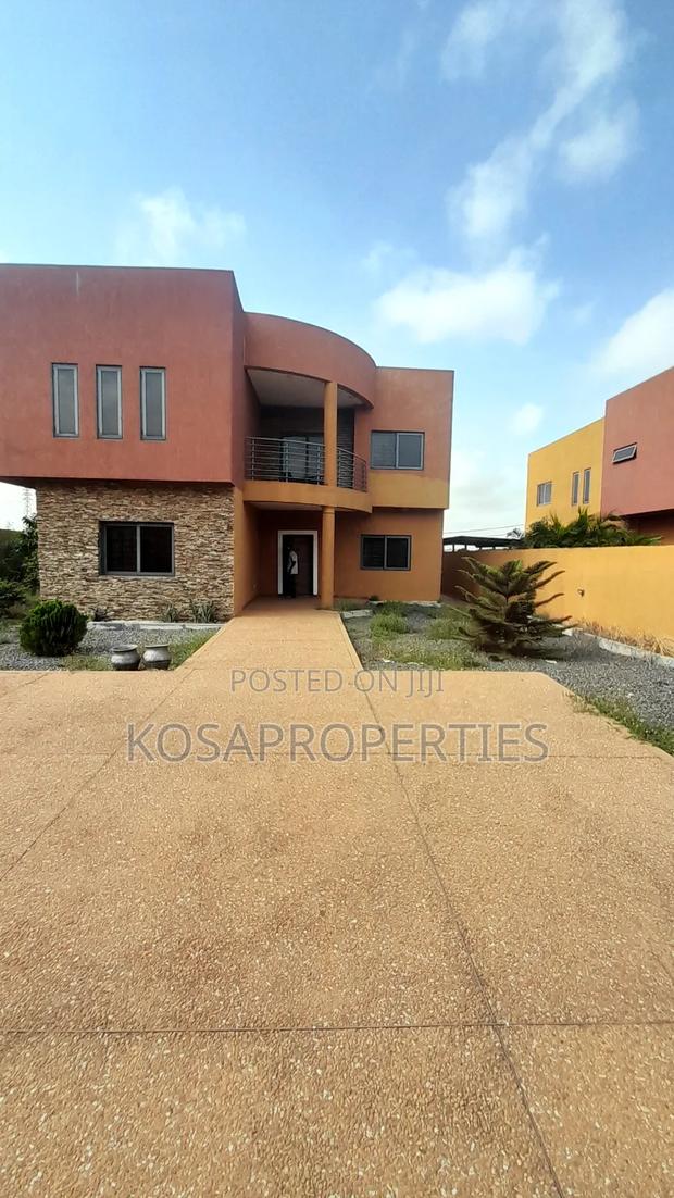 5bdrm House in Adenta Foster Homes for sale · Photo 1