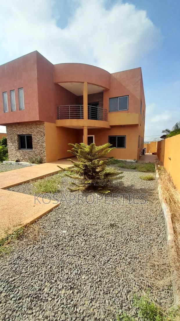 5bdrm House in Adenta Foster Homes for sale · Photo 5