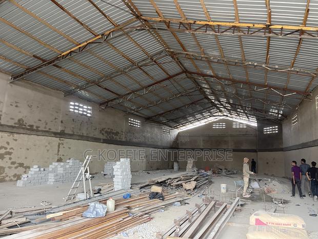 600sqm Warehouse at Sapeiman for Rent · Photo 2