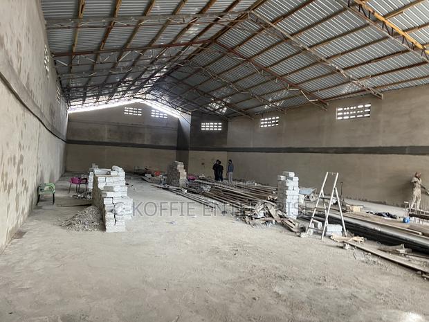 600sqm Warehouse at Sapeiman for Rent · Photo 6