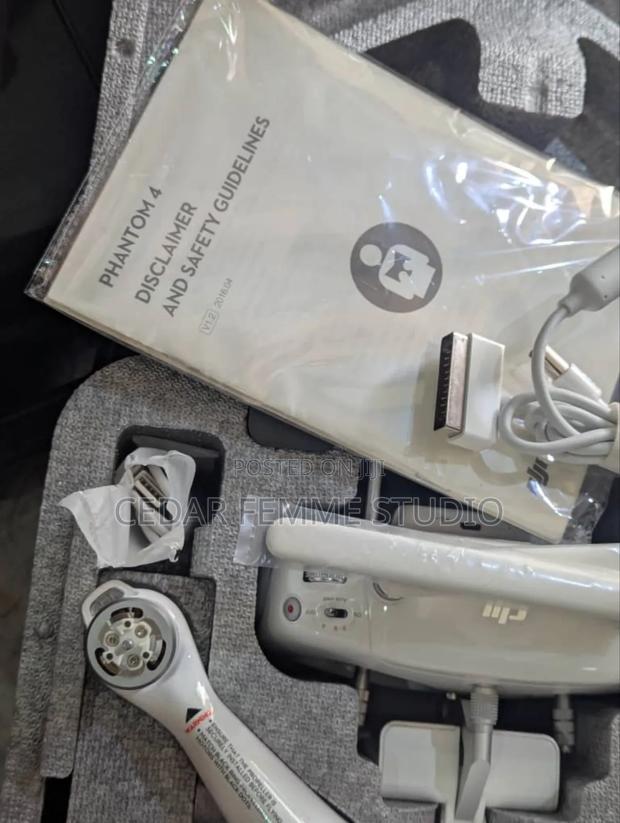 Promo! Dji Phantom 4 Drone - Brand New Open Box · Photo 4