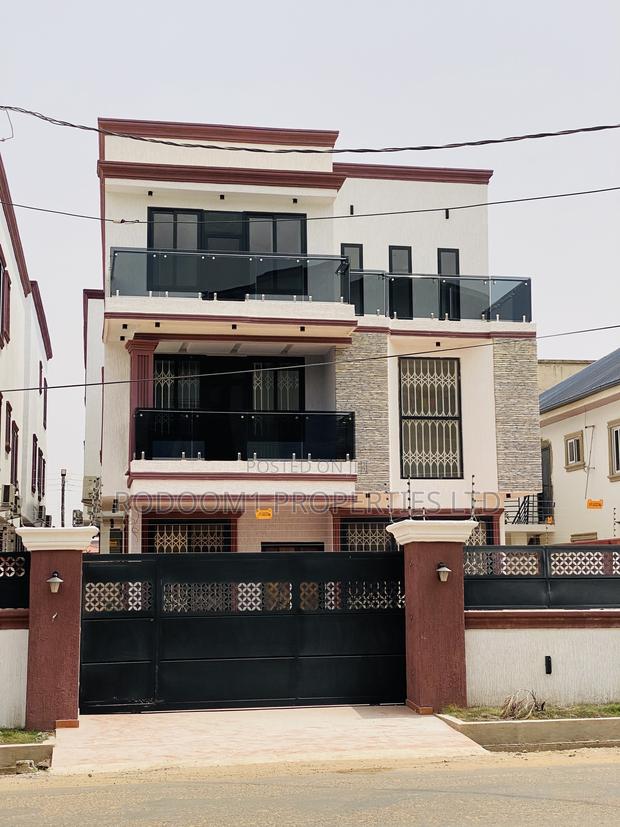 7bdrm House in East Legon Ogbojo for sale · Photo 1