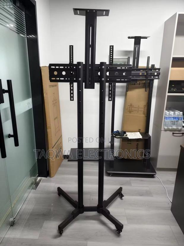 Universal Mobile Tv Stand 32-70 · Photo 1