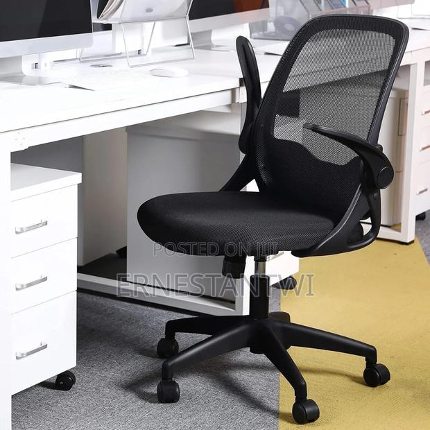 Office Chair With Foldable Armrest · Photo 1