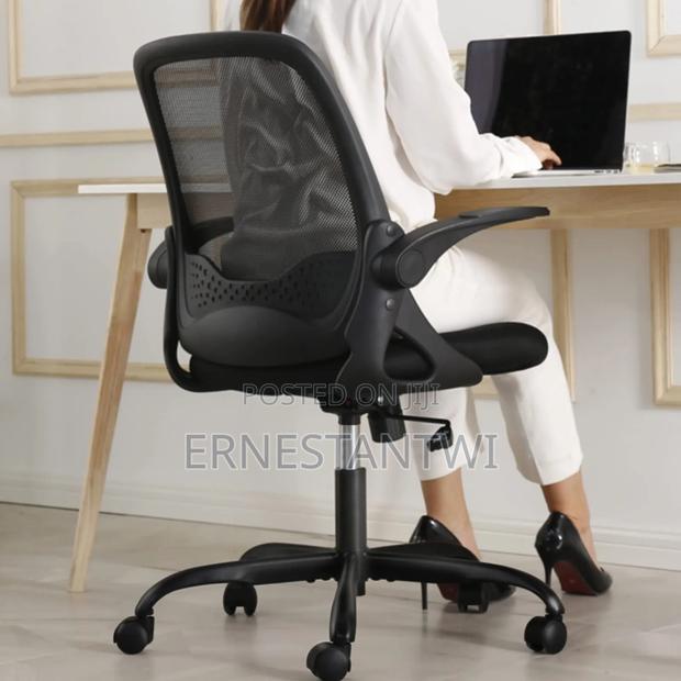 Office Chair With Foldable Armrest · Photo 2