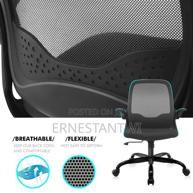 Office Chair With Foldable Armrest · Photo 4