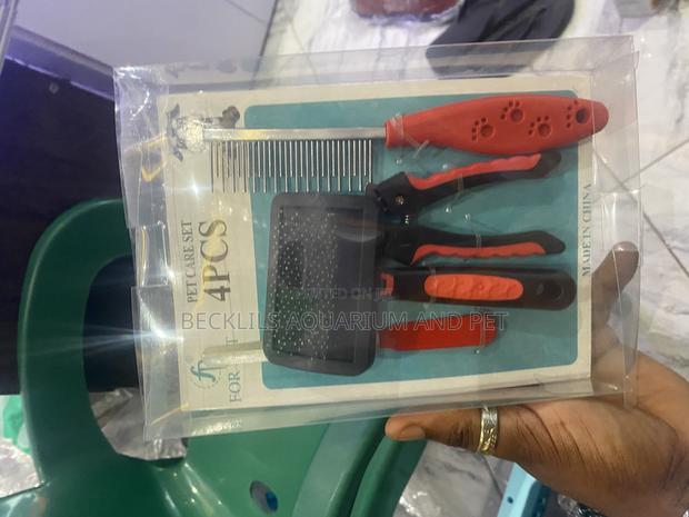 4 in 1 Grooming Set · Photo 1