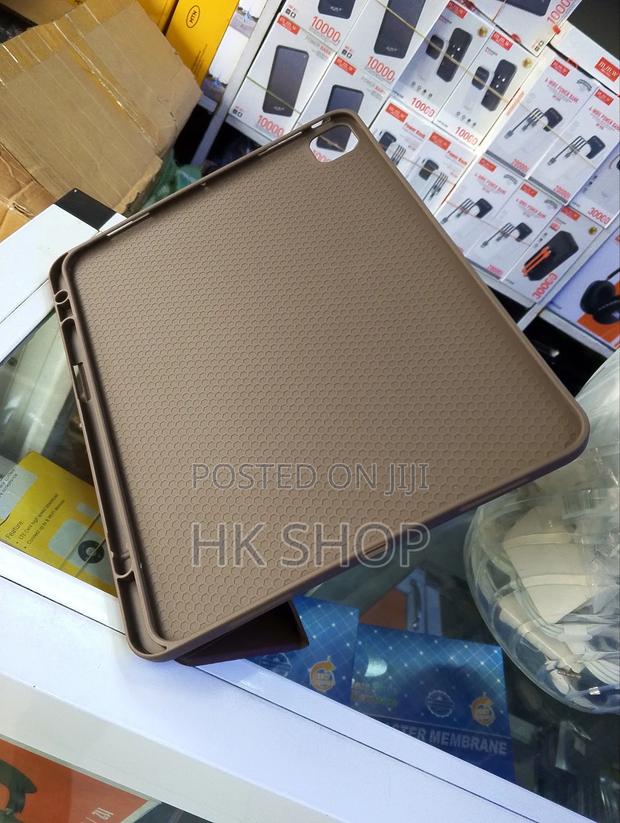 iPad Pro 13 Smart Cover Case With Pencil Space - Brown · Photo 4