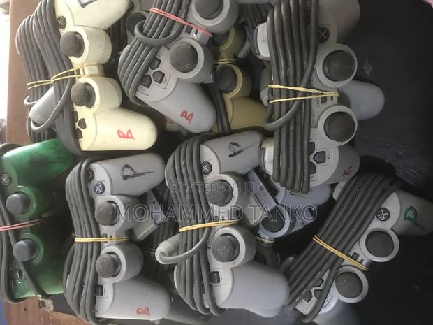 Ps2 Originals Controllers · Photo 1